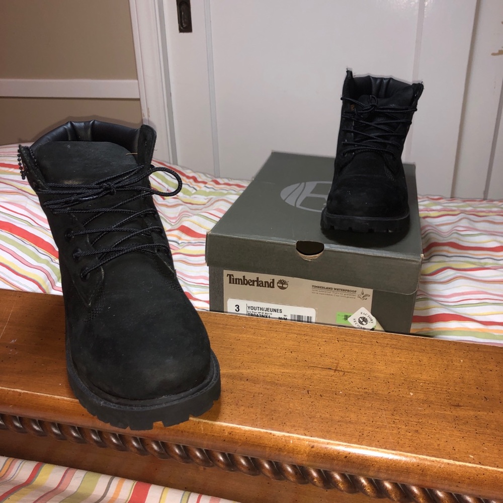 PS ALL BLACK TIMBS